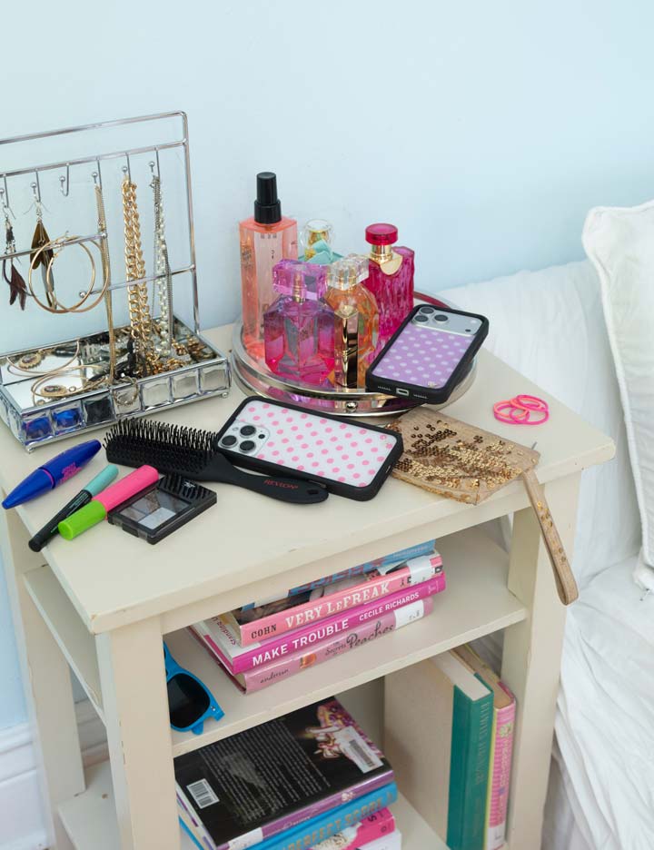 Polka Dot - White and Pink iPhone 18 Pro Max / Standard Case