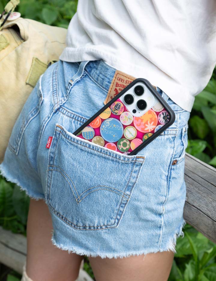 Daisy Chain Fields iPhone 18 Pro Max Case