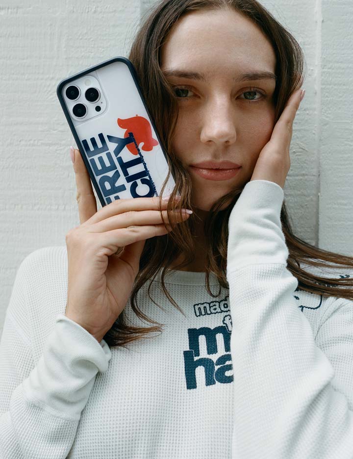 THE MADHAPPY & FREECITY TOGETHERFOREVER - WHITE & NAVY iPhone 17e Case
