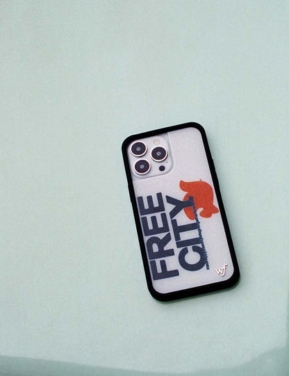 THE MADHAPPY & FREECITY TOGETHERFOREVER - WHITE & NAVY iPhone 17e Case