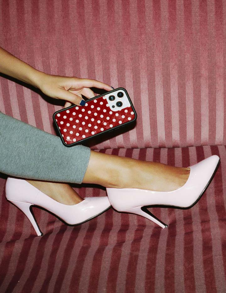 Polka Dot - Burgundy and Cream iPhone 18 Pro Max Case