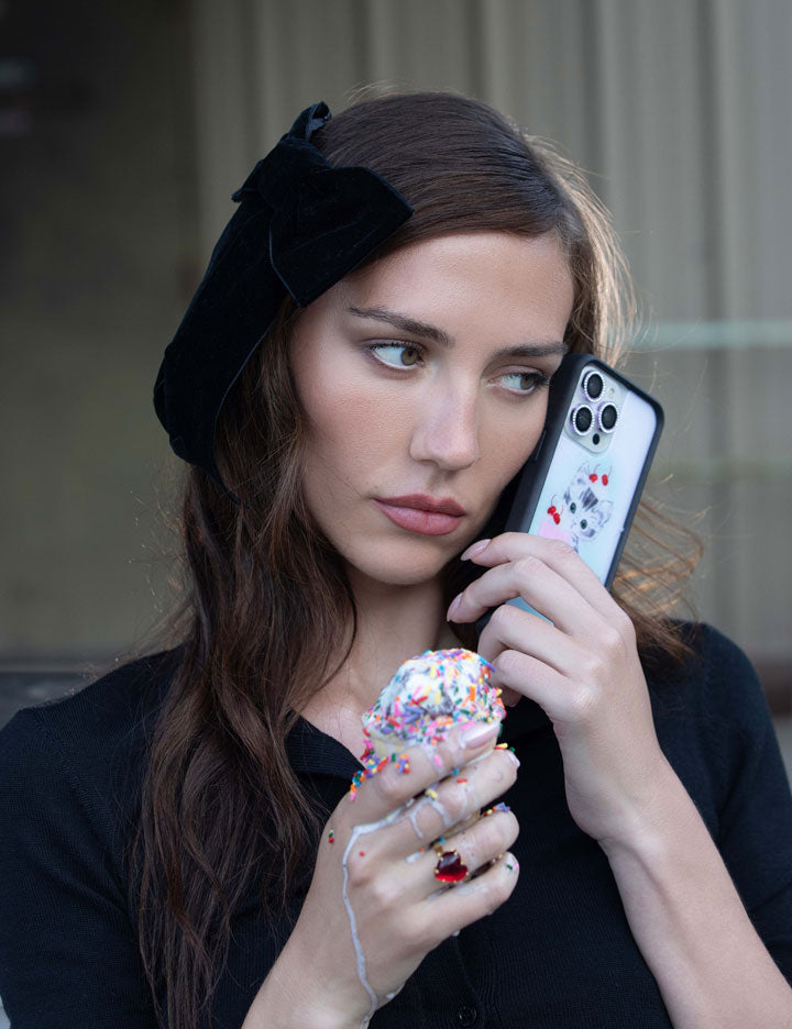 Kitty Shake iPhone 16 Pro Max Case