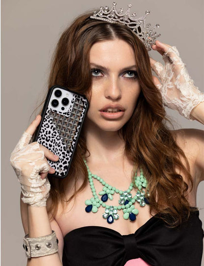 Snow Meow Stud iPhone 17 Case