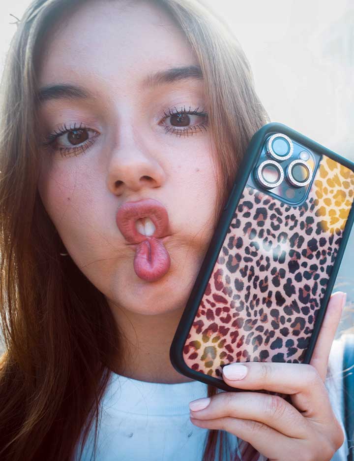 Meow - Brown iPhone 18 Pro Max / MagSafe Case